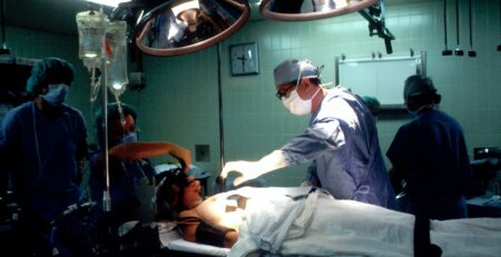paciente sendo tratado hospital uso de dolantina